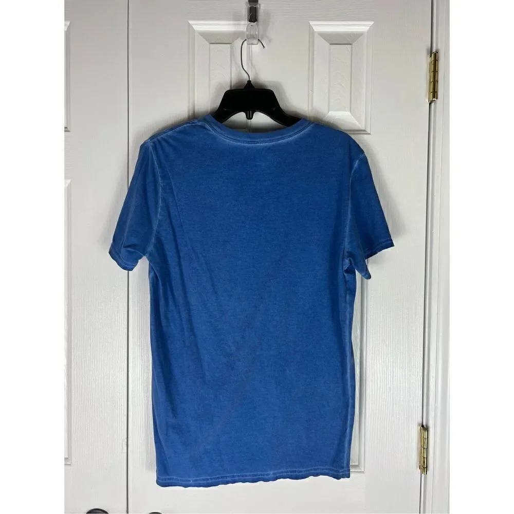 American Eagle Vneck Athletic Fit Shirt Size M